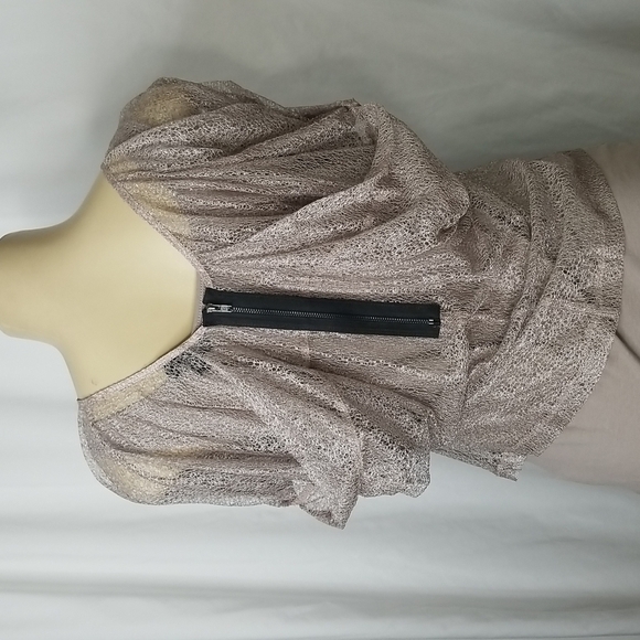 TOP SHOP TAUPE LACE CROP TOP WITH RUFFLED SLEEVES SIZE 6 ZIPPER BACK - Picture 4 of 8